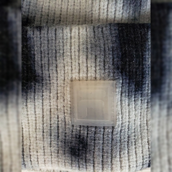 NWOT Fila Blue & White Tie Dye Beanie - Picture 2 of 4